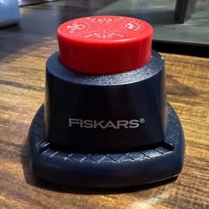 Fiskars Red and Black Craft Punch